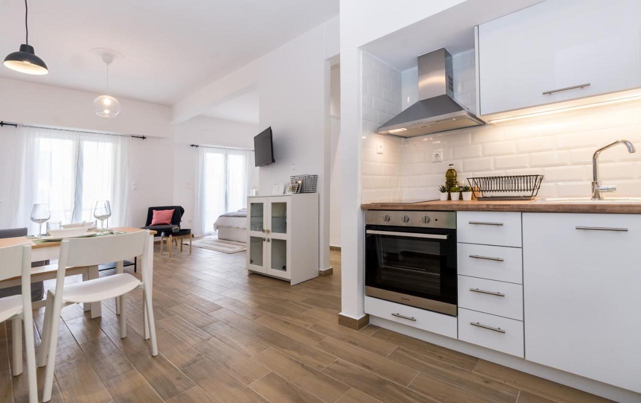 Wide Comfy Studio Apartment Centrally Located In Thissio Atenas Exterior foto